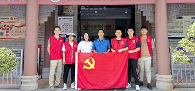 pp电子游戏党支部丨“爱在一起，，，卫爱而行”慰问环卫工人活动